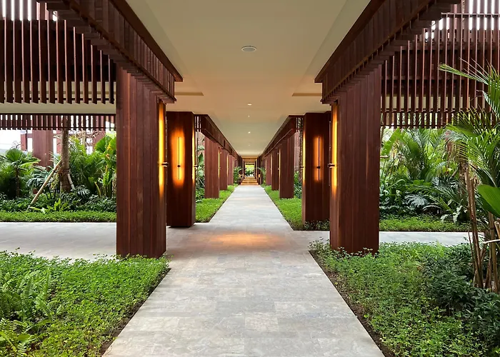 Hotel The Meru Sanur